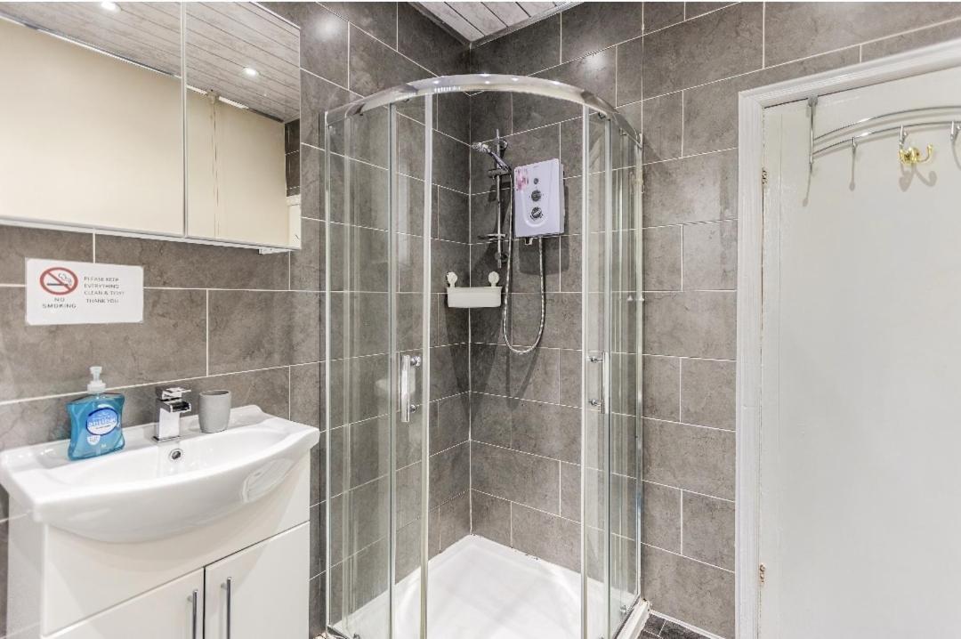 Bright Sunny, Double Bed With Garden, Tv And Wi-Fi Hotel Leeds  Exterior photo